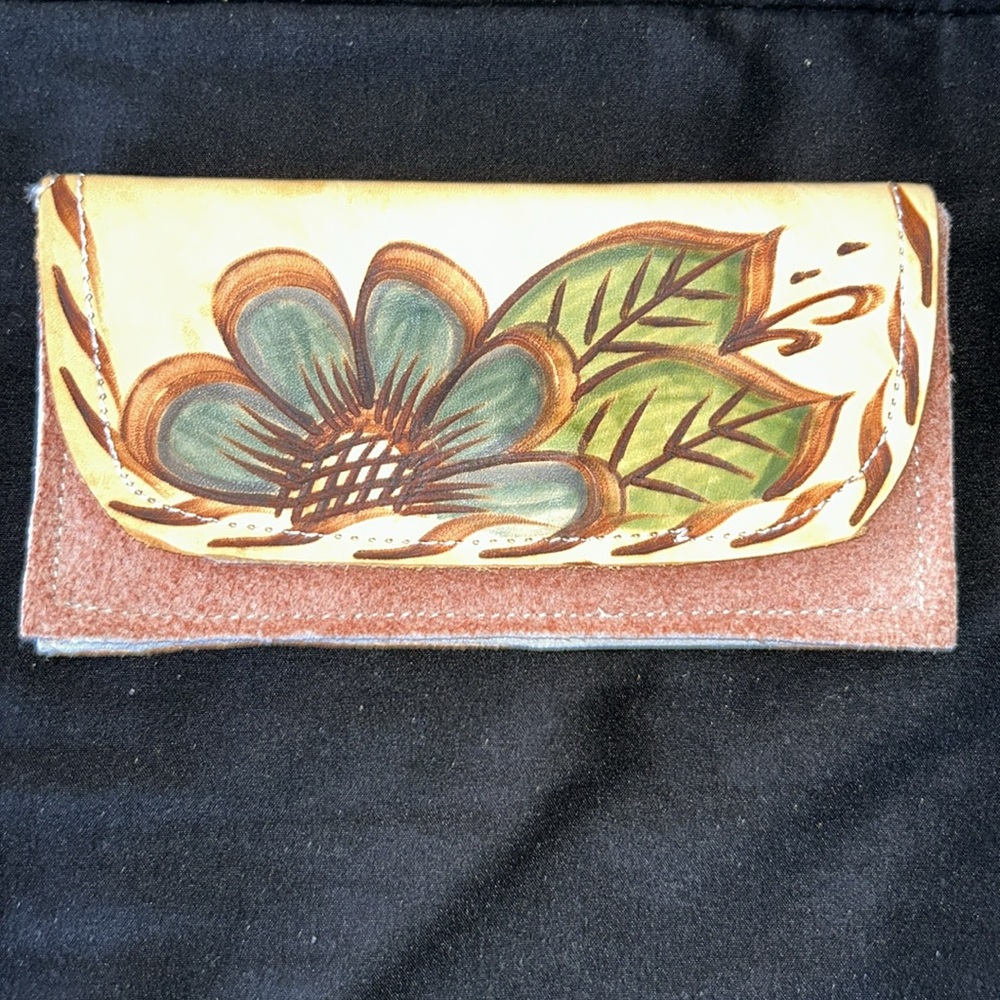 Handcrafted 6 inch Wallet Floral Design - Picture 2 of 5